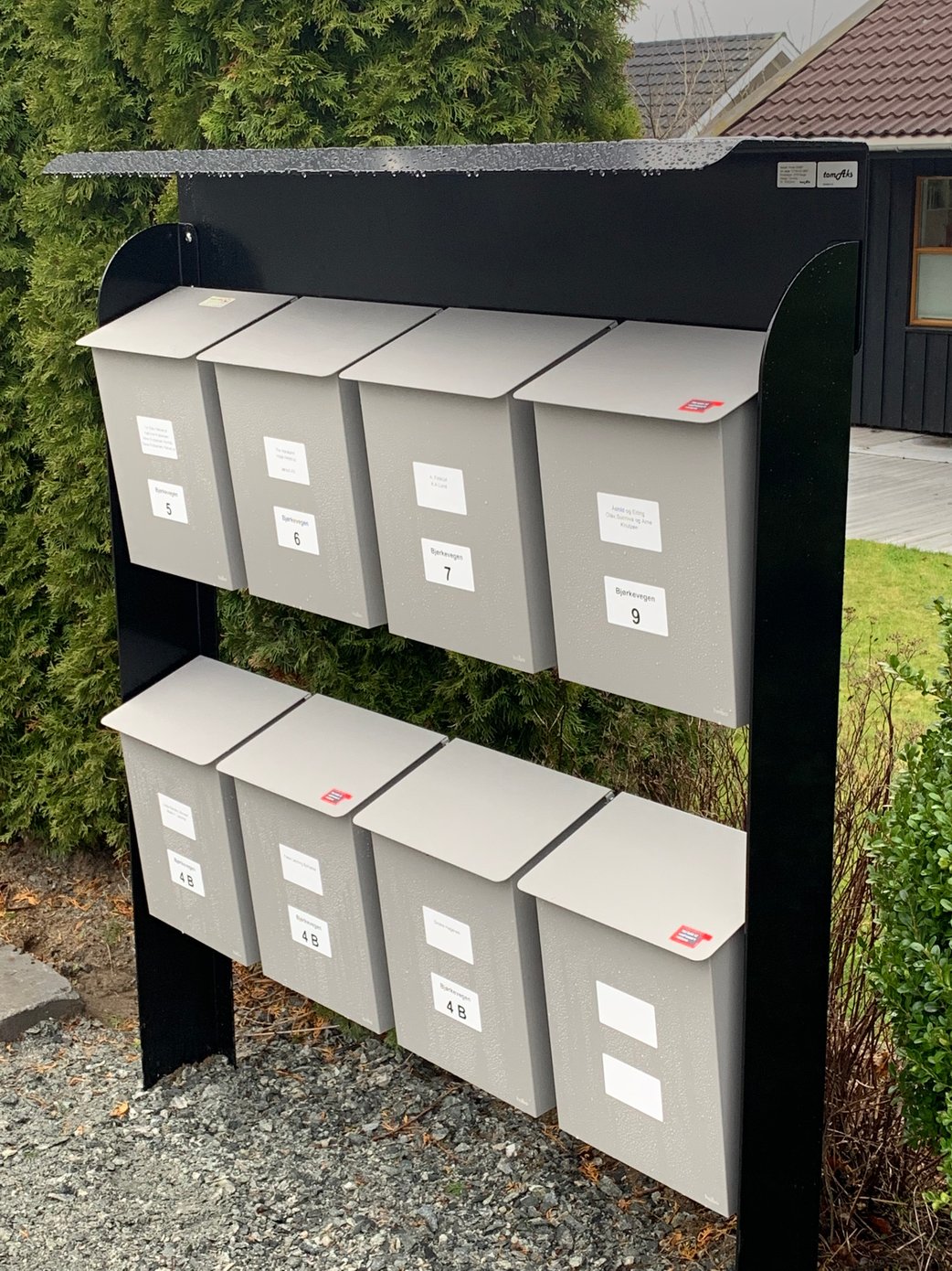 Postkassestativ-samlestativ for 8 postkasser tomaks